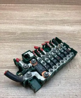 BMW 5 E39 Battery relay fuse 8367768 5518361