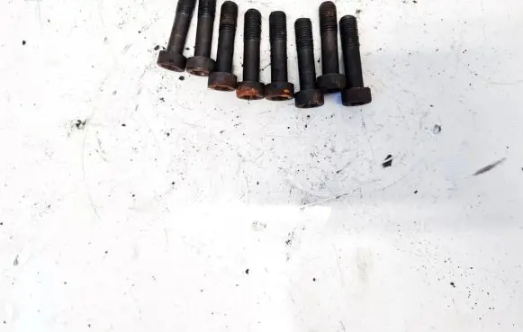 Toyota Avensis T250 Nuts/bolts 