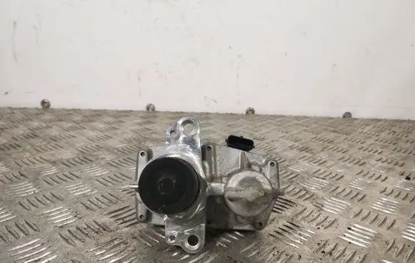 Nissan X-Trail T32 EGR valve 147109816R H8201061904