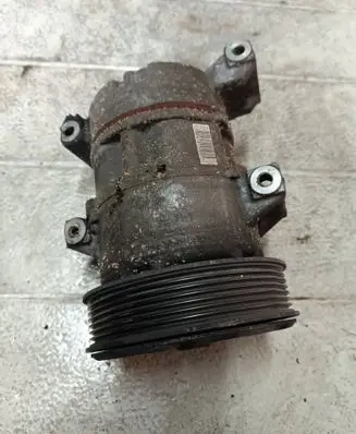 Toyota Avensis T250 Air conditioning (A/C) compressor (pump) 4472601743