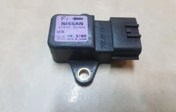 Nissan X-Trail T30 Airbag deployment crash/impact sensor 479308H300