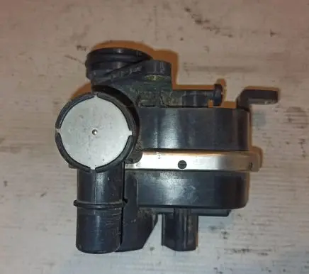 Active carbon filter fuel vapour canister