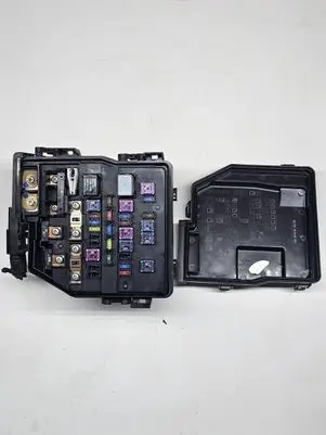 Honda Civic Fuse module 13SMJE02