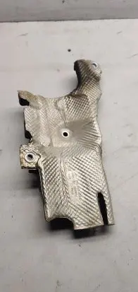 Volkswagen PASSAT B8 Heat shield in engine bay 04L103954D
