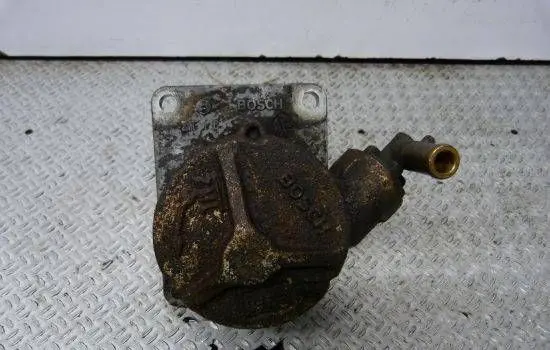 Renault Master II Power steering pump D151A150798