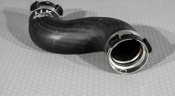 Intercooler hose/pipe