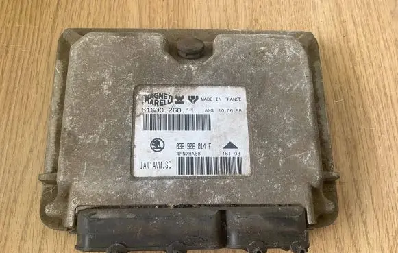 Skoda Octavia Mk2 (1Z) Engine control unit/module 032906014F 6160026011