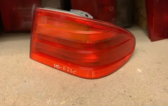 Mercedes-Benz E W210 Rear/tail lights A2108200264 197002