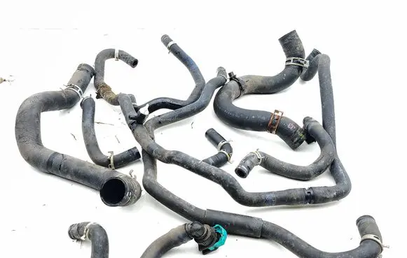 Toyota RAV 4 (XA50) Engine coolant pipe/hose