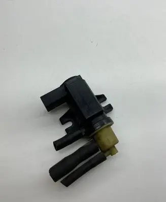 Volkswagen PASSAT B6 Turbo solenoid valve 1K0906627A 06T330 70086800
