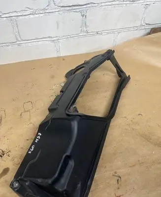 BMW 5 E60 E61 Engine cover (trim) 15383001