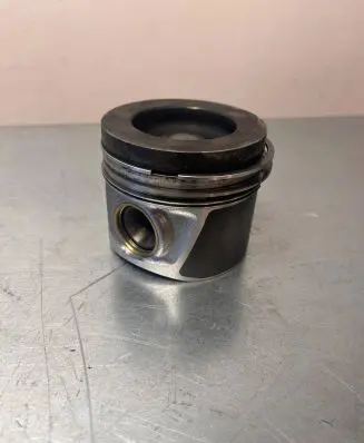 Audi A6 S6 C6 4F Piston 2226