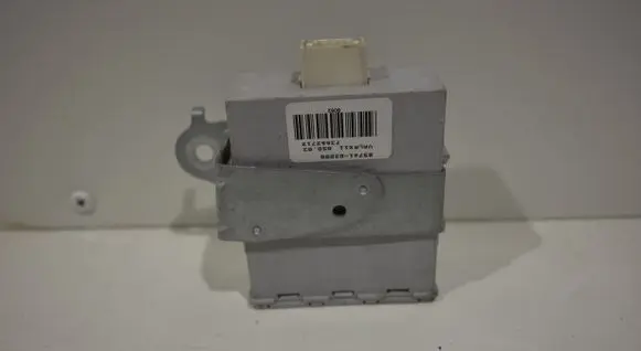 Toyota Corolla E120 E130 Door central lock control unit/module 8974102050