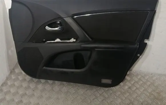 Toyota Avensis T270 Front door card panel trim 6761005630C3 6777705040