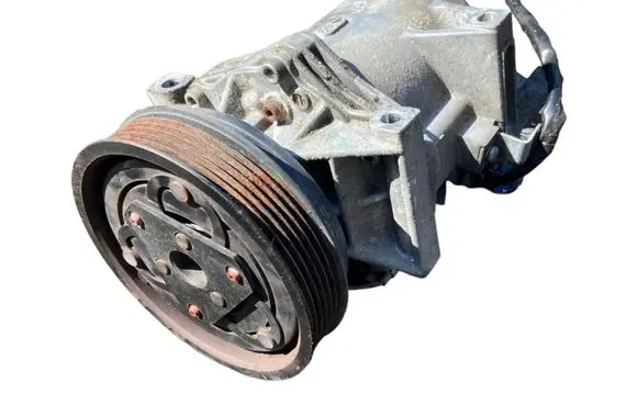 Nissan Juke I F15 Air conditioning (A/C) compressor (pump) 926003VD0A M214A100661
