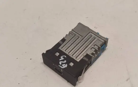 BMW Z4 g29 USB socket connector 84108711939 84108794158