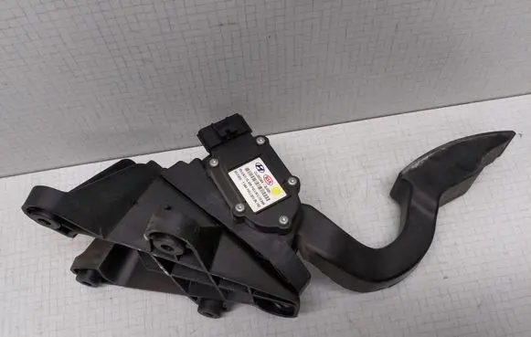Hyundai Sonata Accelerator throttle pedal CLJ0034A3L000
