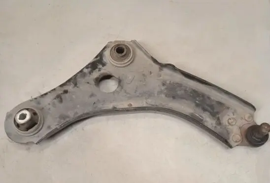 Renault Megane IV Front lower control arm/wishbone