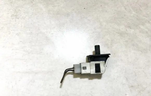 Mercedes-Benz E W211 Front door sensor coupe 2028209410
