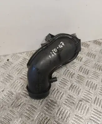 Mercedes-Benz E W211 Air intake hose/pipe A2710900629