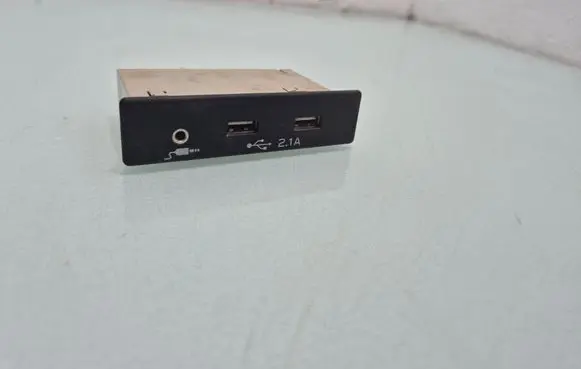 Subaru Outback (BT) USB socket connector 86257AN00A