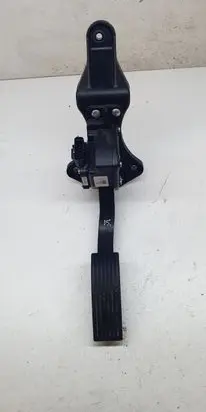 Hyundai Santa Fe Accelerator throttle pedal CJB0406A2B100
