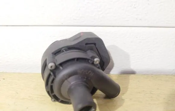 Mercedes-Benz Sprinter W906 Electric auxiliary coolant/water pump A2118350028 313059116 0392023000
