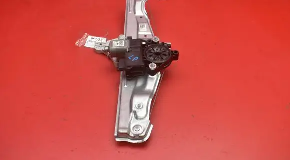 Hyundai Ioniq Front door window regulator with motor 82401GI010