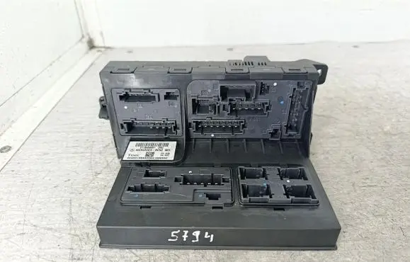 Mercedes-Benz E W211 SAM control unit 2115459001
