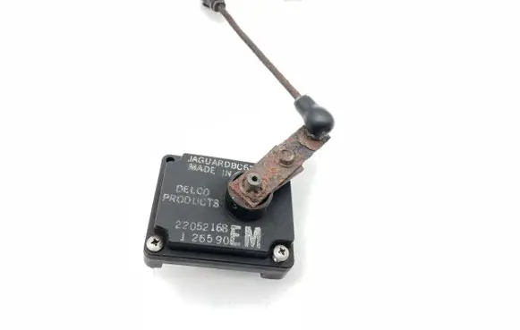 Jaguar XJ X40 Air suspension front height level sensor DBC6768