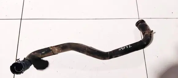 Volkswagen PASSAT B4 Engine coolant pipe/hose