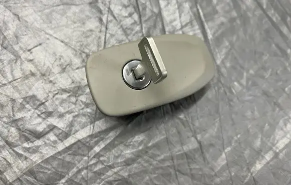 Volvo S60 Glove box lock 31688075