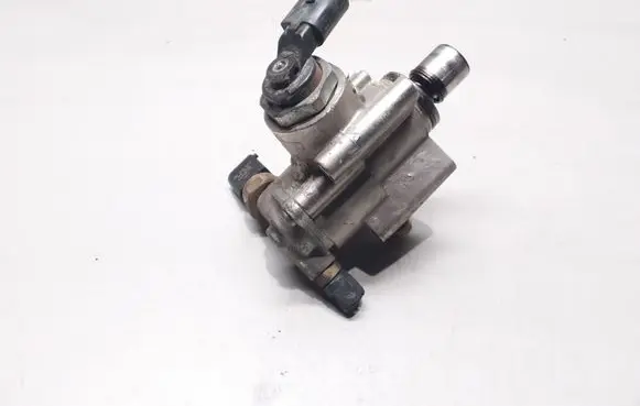 Audi A6 S6 C6 4F Fuel injection high pressure pump 06F127025H 06E906051E