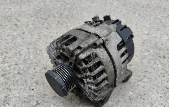 BMW 5 GT F07 Generator/alternator 8570672 2613704D 135221A