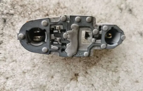Ford Mondeo MK IV Tail light bulb cover holder 7S7113N004A