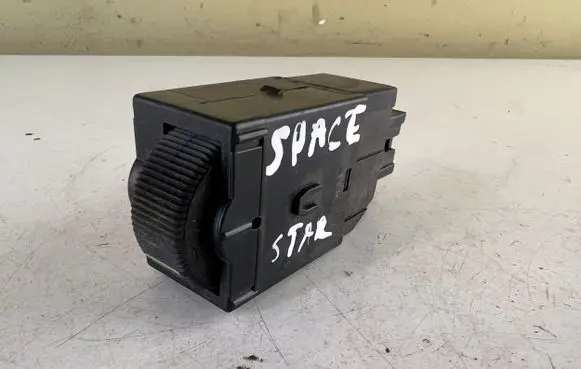 Mitsubishi Space Star Headlight level height control switch MR114337 LK04001000