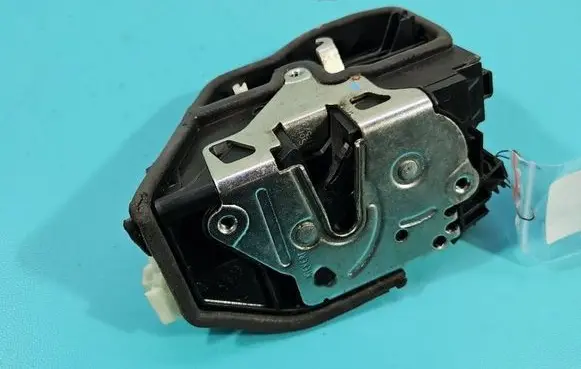 BMW X1 E84 Front door lock 7202149 IMPRK1594887