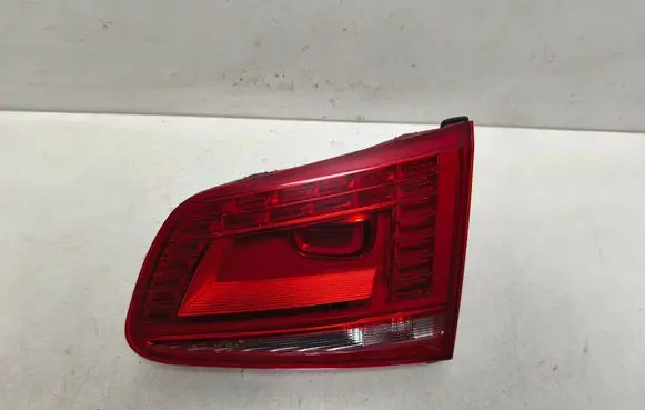 Volkswagen Touareg II Tailgate rear/tail lights 7P6945308