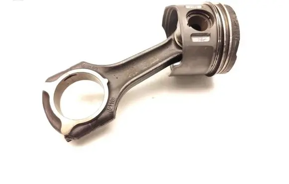 Chrysler PT Cruiser Piston with connecting rod EDJ