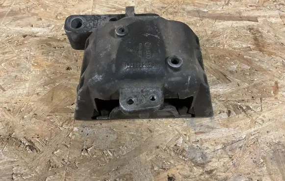 Skoda Octavia Mk1 (1U) Engine mounting bracket HL315M10