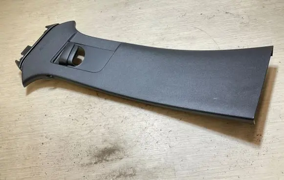Volvo XC40 (B) pillar trim (top) 31457491 AEPZZ