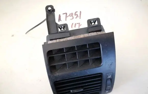 Volkswagen Touran I Dash center air vent grill 1t0819703a
