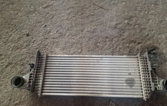 Mercedes-Benz ML W164 Intercooler radiator A2515000000