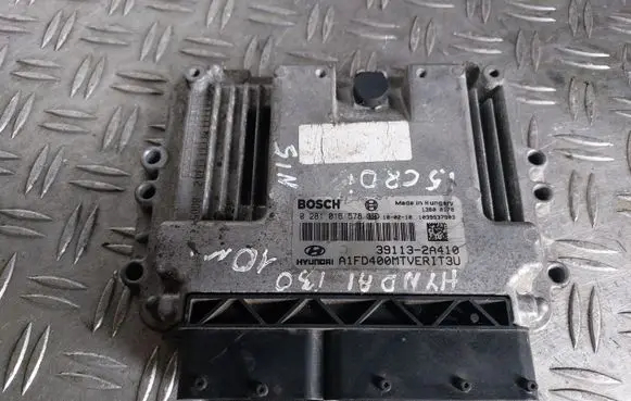 Hyundai i30 Engine control unit/module 0281016578