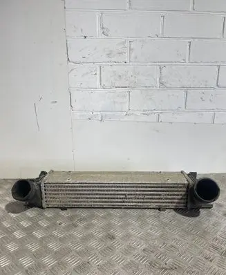 BMW 3 E90 E91 Intercooler radiator 7798788 13202380
