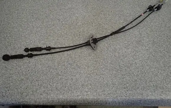 Hyundai i30 Gear shift cable linkage 