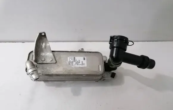 BMW 5 F10 F11 Engine oil radiator 8514515
