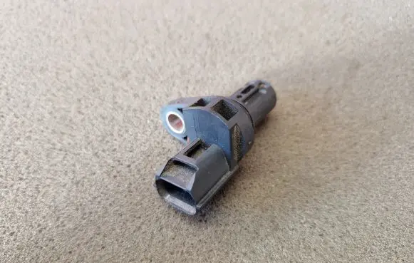 Mitsubishi L200 Camshaft speed sensor MR985041