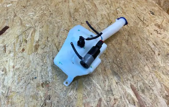 Ford Ranger Windshield washer fluid reservoir/tank AB3917B613BC