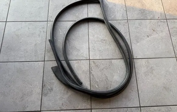 Volkswagen Amarok II Rubber seal front door (on door) 